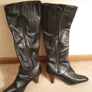 Women's black leather boots
